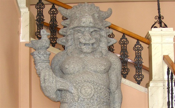 Originál sochy Radegasta stojí od roku 1998 ve vestibulu frentátské radnice.