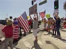 Na Florid probíhají demonstrace kvli koronavirovým opatením