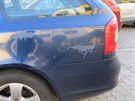 Neznámý vandal stíká na zaparkovaná auta v Bílovicích nad Svitavou poblí Brna...