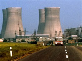 Jaderná elektrárna Dukovany v říjnu 1985