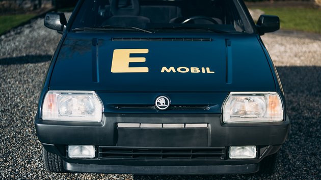 Eltra 151 je �koda Favorit p�estav�n� na elektromobil.