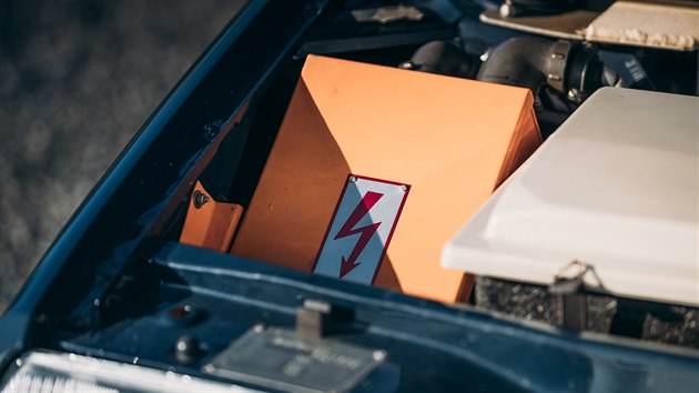 Eltra 151 je �koda Favorit p�estav�n� na elektromobil.