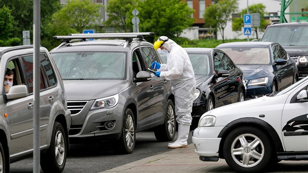 Odbrov msto na testovn vzork na koronavirus v Bratislav. (2. kvtna 2020)