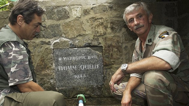 Vytrval� hleda� �t�chovick�ho pokladu Josef Mu��k na sn�mku z roku 2002.