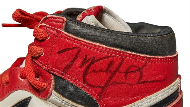 Podpis Michaela Jordana na botch Nike z roku 1985
