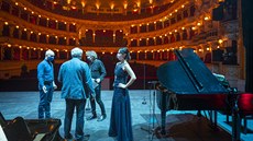 Pekrásn zrekonstruovaná Státní opera se pi benefiním koncert musela obejít...