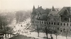 Výrazným kodám spojeneckých nálet neula ani budova Krajského soudu na...