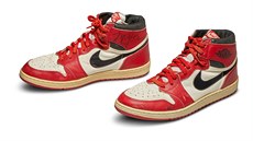 Michael Jordan nosil tyto boty v roce 1985. Zmnily obuvní historii, po 35...