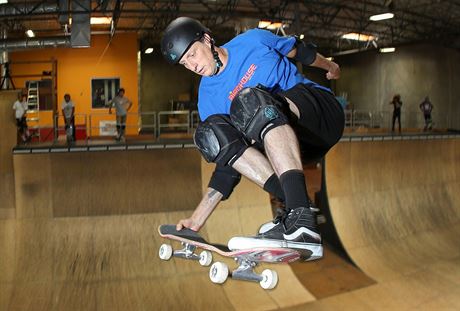 Legenda skateboardov scny Tony Hawk
