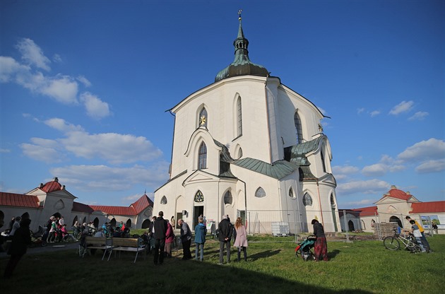 Zelenohorský kostel prochází velkou obnovou. Opravený u je vnjí plá vetn...