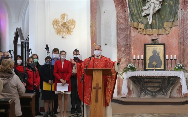 Zelenohorský kostel prochází velkou obnovou. Opravený u je vnjí plá vetn...