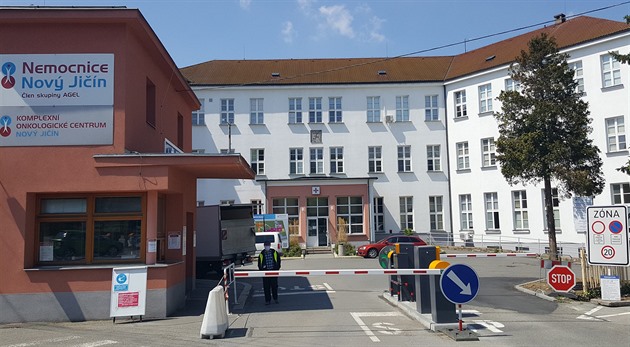 V nemocnici v Novém Jičíně se ve vodě objevilo olovo, rodičky se musely stěhovat