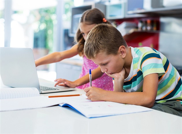 Exkluzivní průzkum: čtvrtina žáků neměla žádnou výuku online, těší se do školy