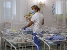 Peovatelky se na klinice Biotexcom v Kyjev starají o dti, jejich biologití...