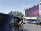 Vnit�n� parkovi�t� v are�lu jihlavsk� nemocnice se zm�nilo v autokino. Posledn�...