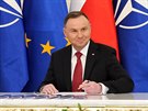Polský prezident Andrzej Duda pi podpisu nové národní bezpenostní strategie