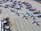 Letadla spolenosti Southwest Airlines uzemnná na letiti Southern California...