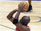 Michael Jordan z Chicago Bulls rozhodl esté finále NBA 1998 proti Utah Jazz.