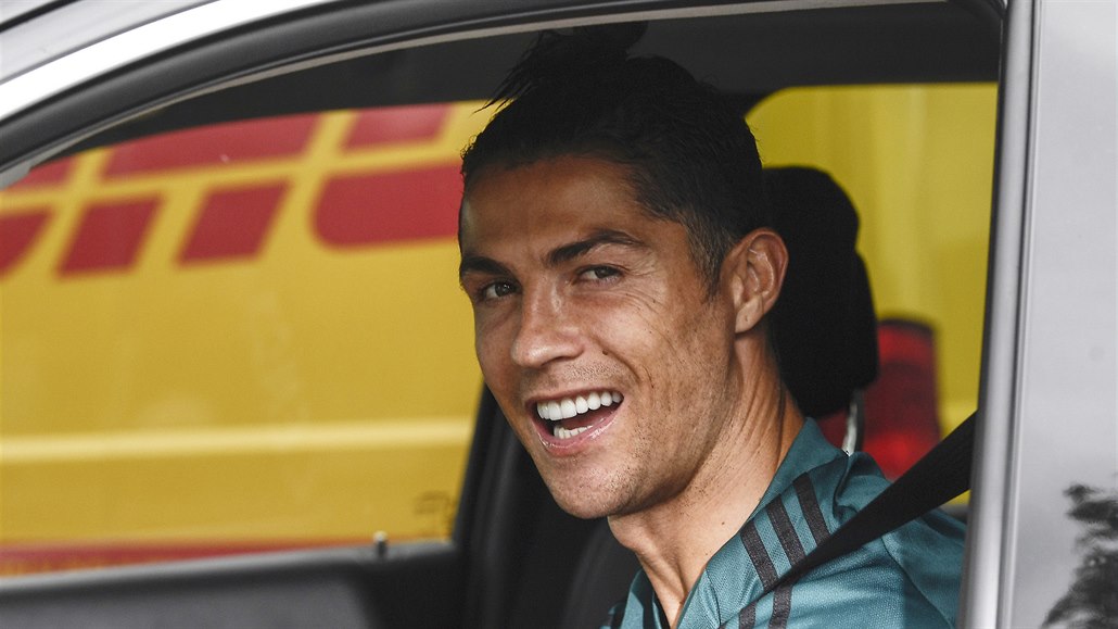 Ronalda vyšetřují kvůli porušení opatření. Nikdo není výjimečný, řekl ministr