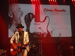 V pražském Lucerna Music Baru vystoupila například skupina Circus Ponorka (na...