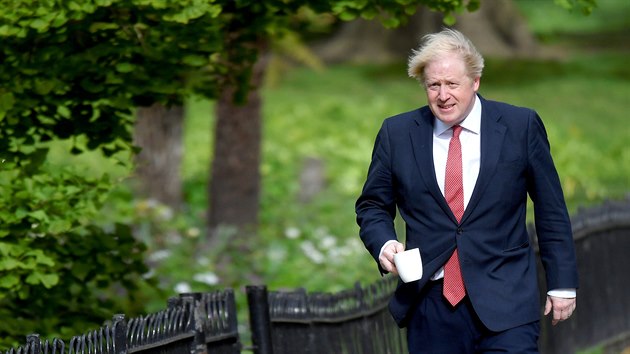 Britsk premir Boris Johnson pi prochzce centrem Londna (Londna po vypuknut choroby koronavir (11. kvtna 2020)