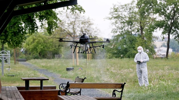 V mstsk sti Brno-sever dezinfikovali veejn prostranstv pomoc dronu.