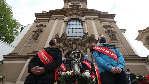 Tradiční Svatojánské slavnosti Navalis se v Praze uskutečnily kvůli koronaviru v okleštěné podobě. (15. května 2020)
