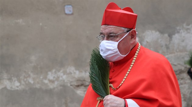 Tradiční Svatojánské slavnosti Navalis se v Praze uskutečnily kvůli koronaviru v okleštěné podobě, bohoslužbu odsloužil kardinál Dominik Duka. (15. května 2020)
