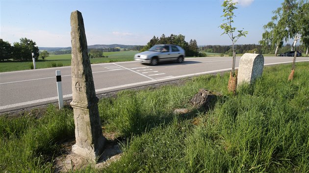Aktivisté na silnici u Strmilova, kde se kříží Čechy s Moravou, nakreslili hranice i na silnici.