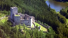 Landtejn je mohutná zícenina hradu v oblasti zvané eská Kanada.