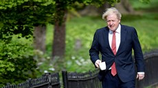 Britský premiér Boris Johnson pi procházce centrem Londýna (Londýna po...