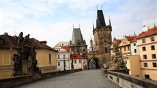 Praha - Pražský hrad je jeden z největších hradních komplexů světa, leží na...