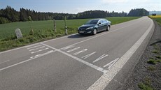 Na silnici u Strmilova jsou vyznačeny hranice Čech a Moravy. | na serveru Lidovky.cz | aktuální zprávy