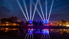 Tým vedoucího techniky hradecké Filharmonie Petra Zimy spolu s Radkem Jekem z...