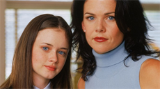 Alexis Bledelová a Lauren Grahamová v seriálu Gilmorova dvata (2000)