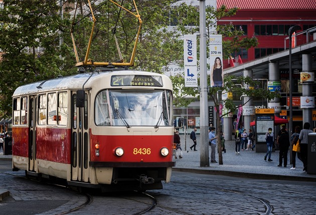 Praha zvažuje skokové zdražení roční lítačky, provoz MHD z většiny dotuje