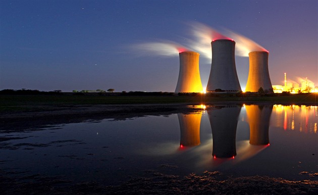 Vláda bude mít jasno o počtu jaderných bloků do konce srpna, řekl Fiala