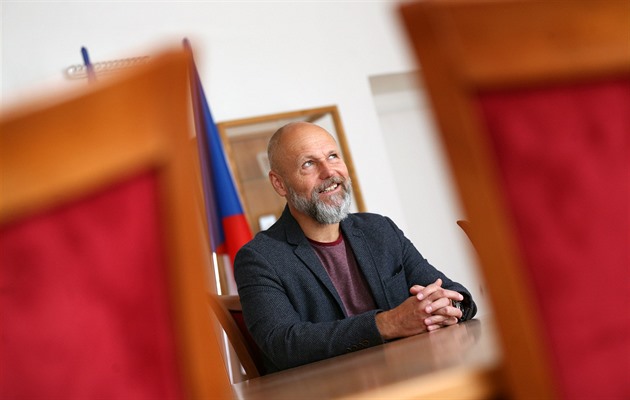 Úroveň jako z Babovřesků, reaguje ústavní soudce Baxa na vtipy od předsedy Nejvyššího soudu