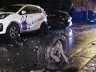 V noci na sobotu opilý idi naboural nkolik zaparkovaných aut v Praze v ulici...