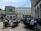Do italských Benátek se po rozvolnní nejtvrdích opatení proti koronaviru...