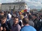 Demonstrace proti koronavirovým opatením ve Vladikavkazu v Severní Osetii (20....