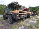 V lomu dodnes stoj st star techniky, napklad dln nklaky Belaz.
