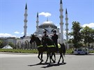 Policejní hlídka na koních v Ankae, hlavním mst Turecka. (25. kvtna 2020)