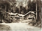 Historick pohlednice chaty Na Tokn. Chata byla postavena potkem 30. let...