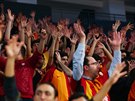Fandové basketbalového Galatasaray Istanbul se radují.