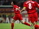 Vladimír micer z Liverpoolu slaví gól ve finále Ligy mistr v roce 2005.