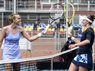 Petra Kvitová (vlevo) porazila na turnaji O pohár prezidenta TS v Praze...