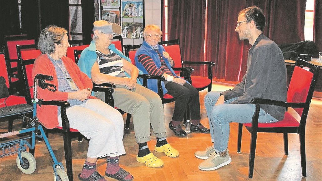 Projekt chce pomoci babi�kám a d�de�k�m, kte�í u� se na �ádné výlety nedostanou.