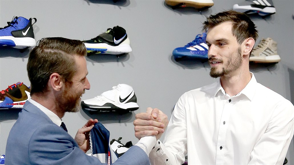 Brněnská tradice + světová persona. LeBronův trenér zaštítil velký plán