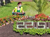 Zahradnice karlovarsk Sprvy lzeskch park letos poprv vysadily tradin...